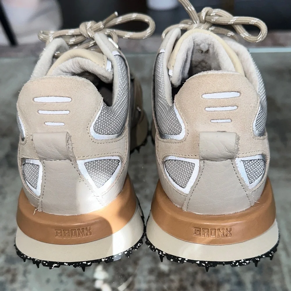Bronx dad platform trainer Beige and‎ White Sneakers womens 7.5